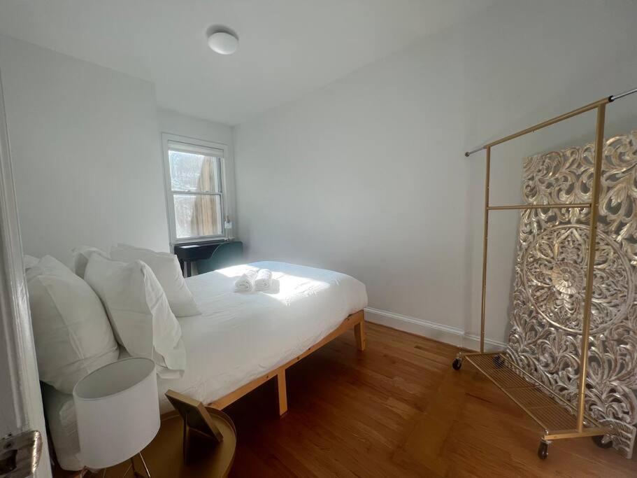 3-Bedroom House With Cute Patio Explore Dc On Foot Washington Kültér fotó